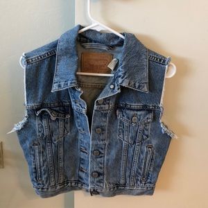 Levi’s distressed Denim vest